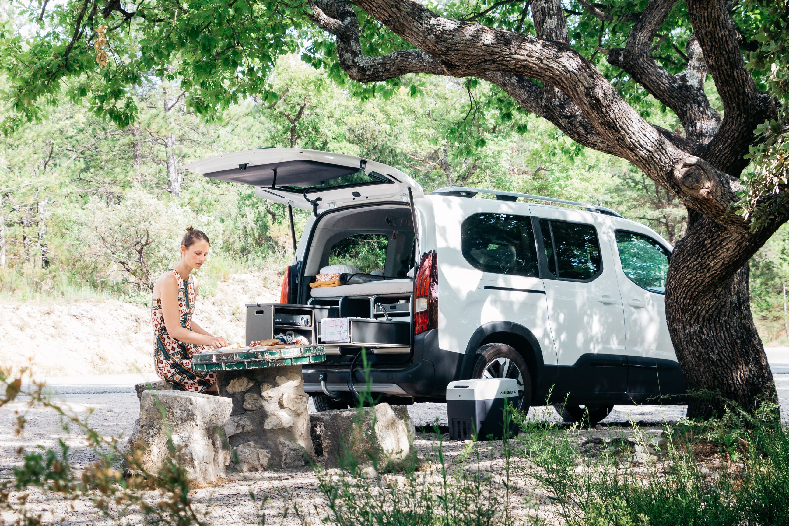 FLIP Camping Box - Luxurious Campervan Module