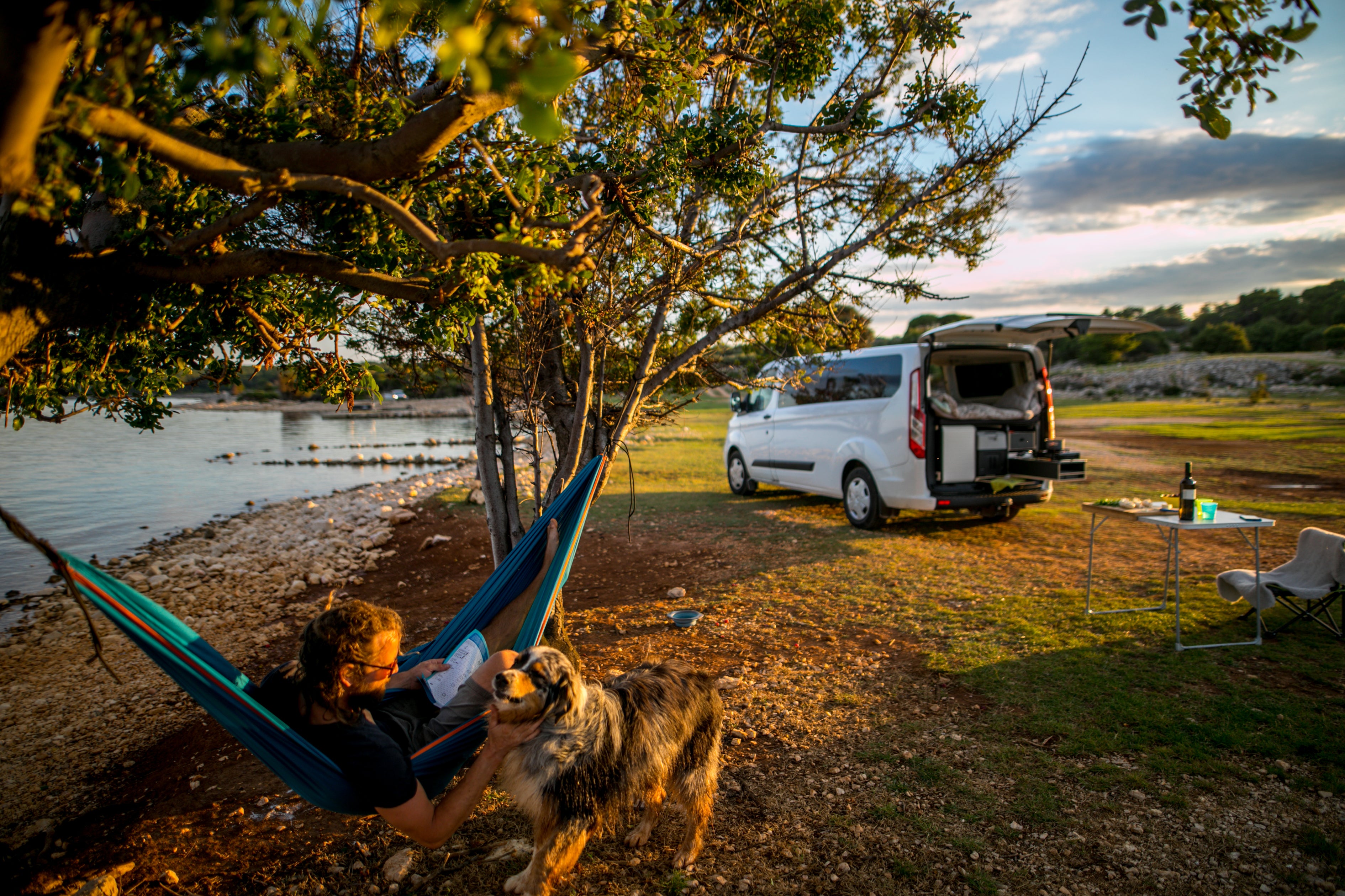FLIP Camping Box - Luxurious Campervan Module