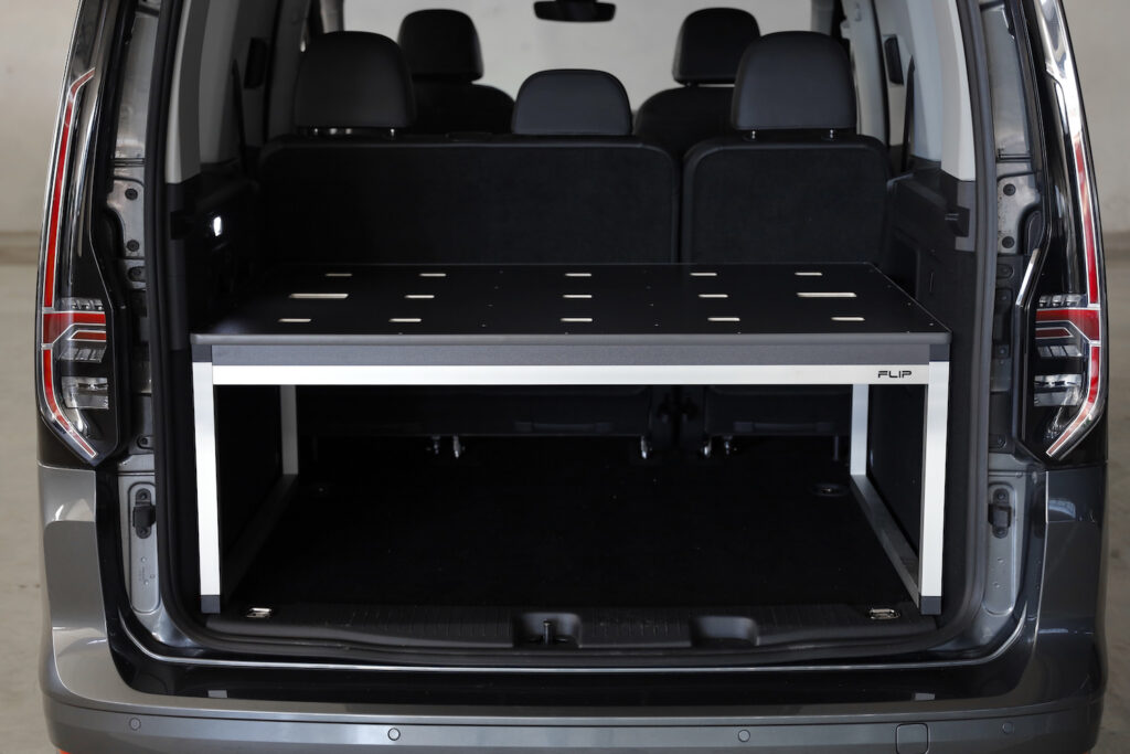 FLIP Adventure Bed - Campervan modul med massere af opbevaringsplads