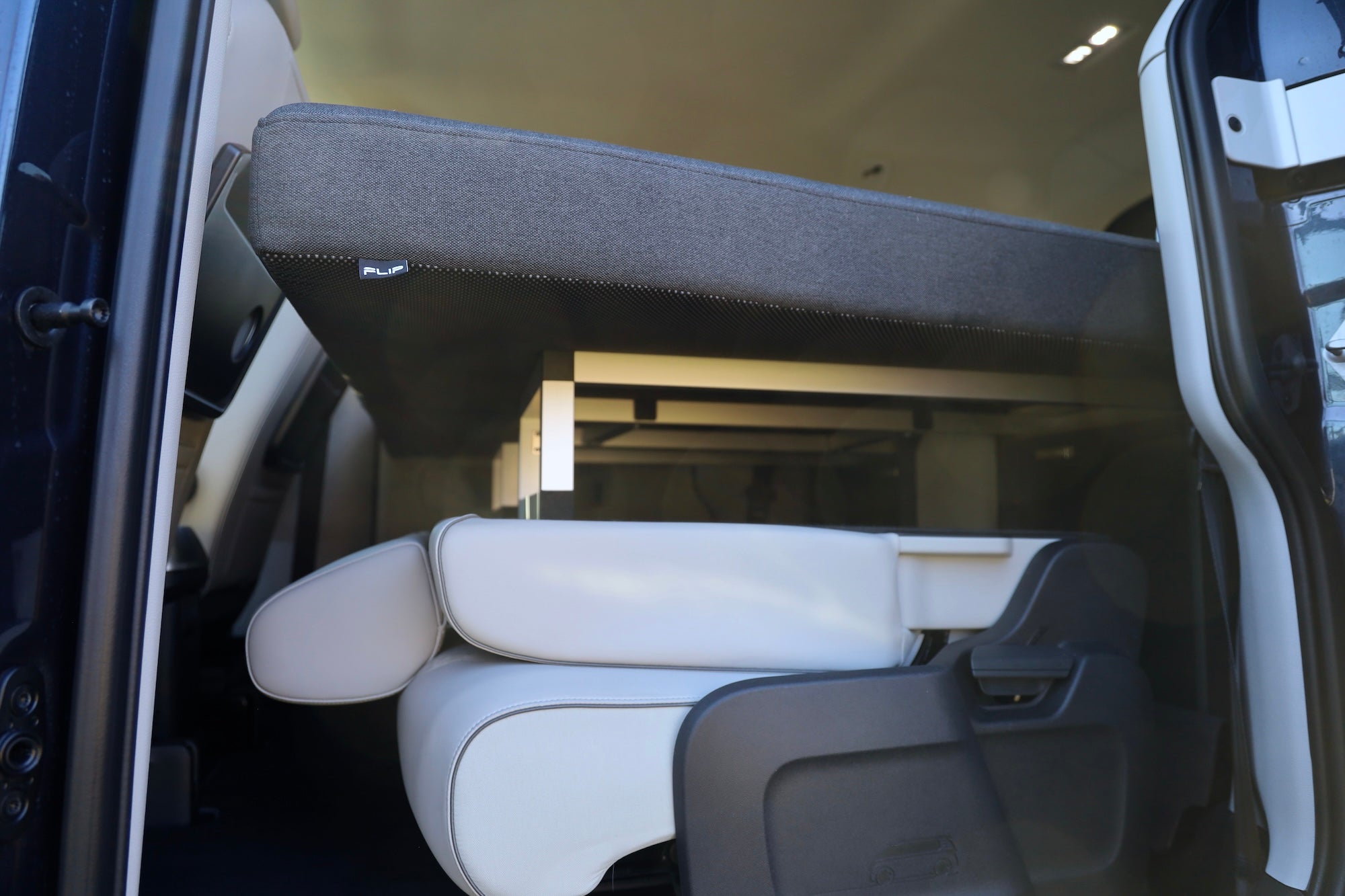 FLIP Camping Box - Luxurious Campervan Module