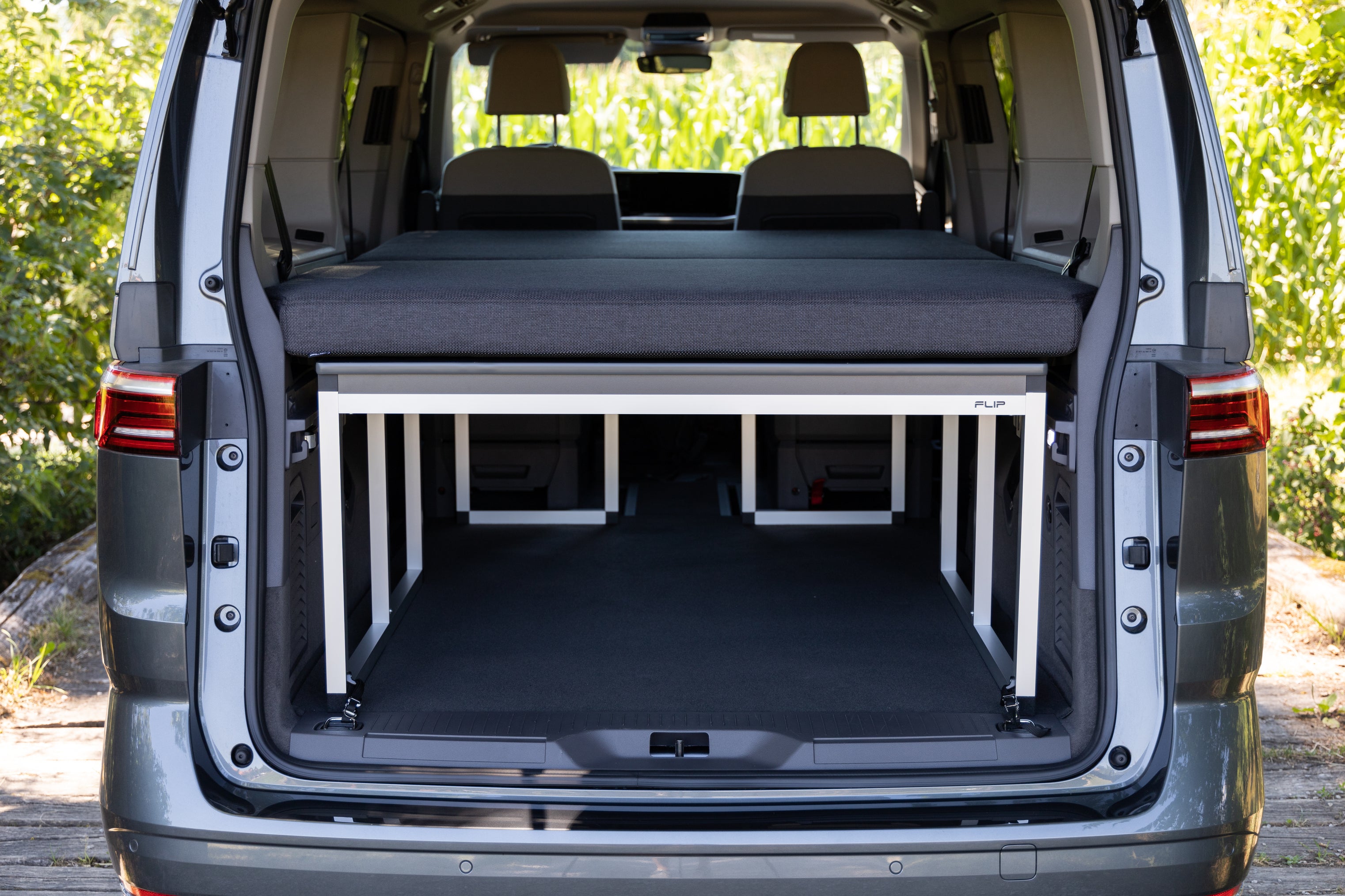 FLIP Camping Box - Luxurious Campervan Module