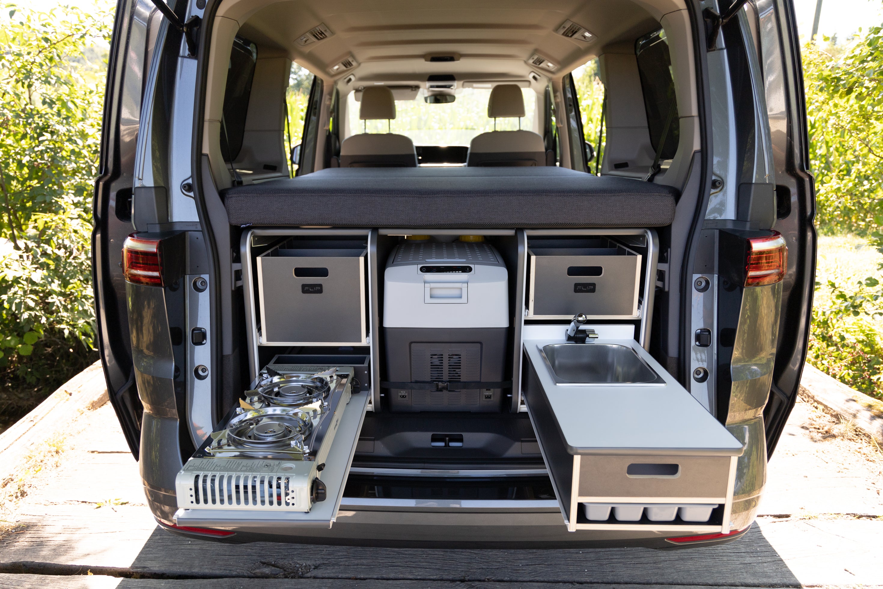 FLIP Camping Box - Luxurious Campervan Module