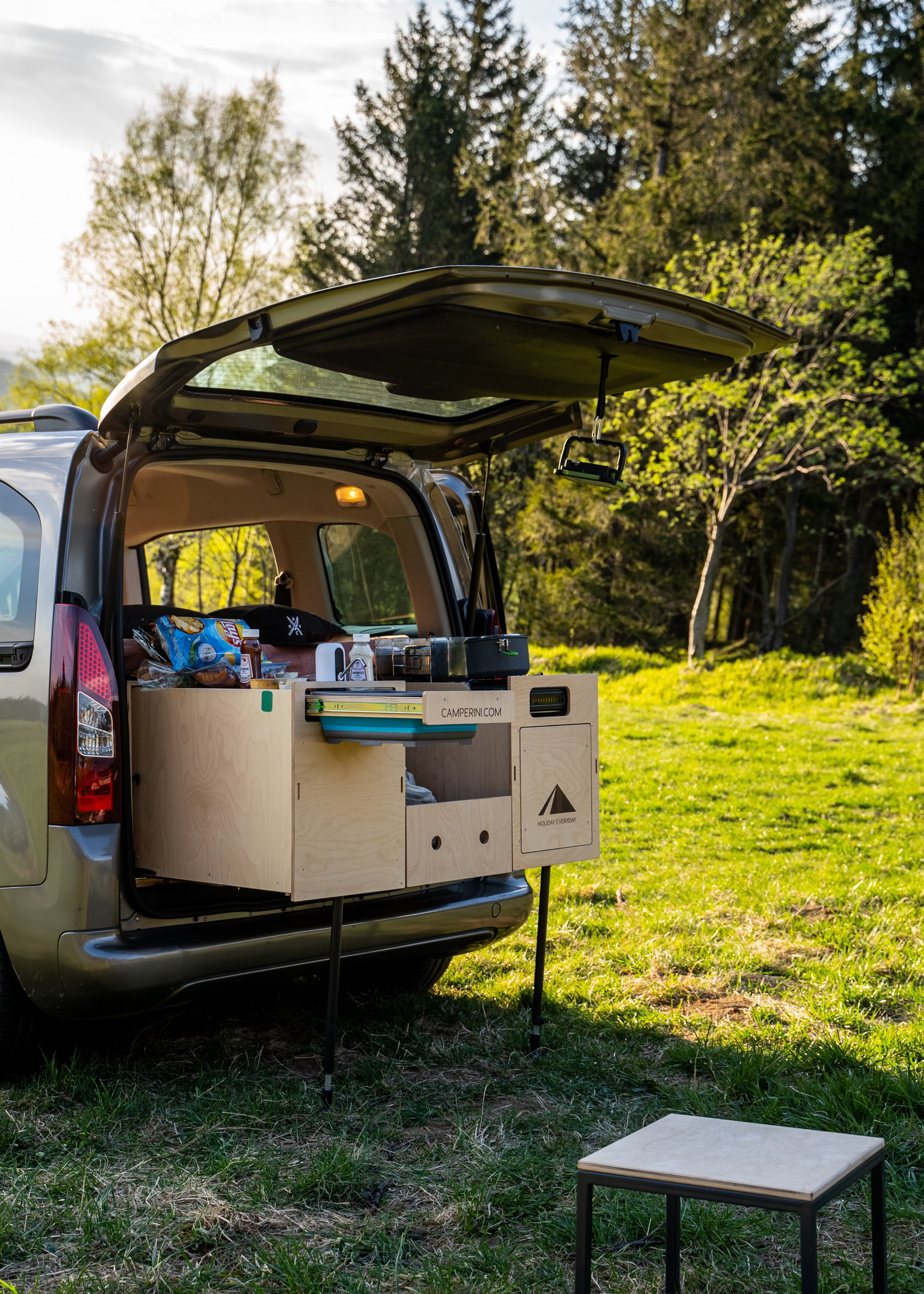 Camperini MAXI – Innovatives und qualitätsbewusstes Campervan-Modul