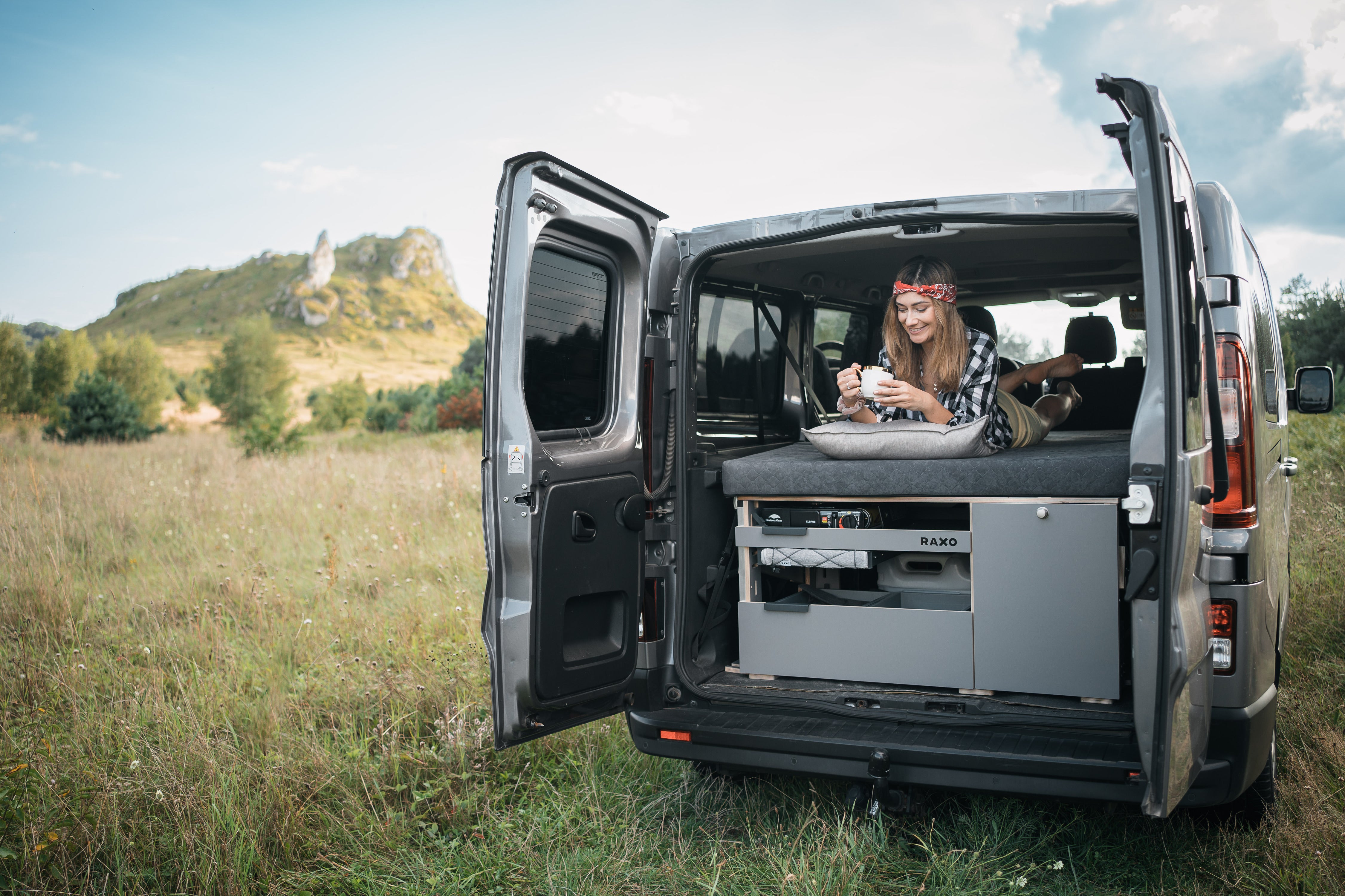 RAXO Base Campervan Modul - Omdan Din Bil til En Komfortabel og Funktionel Campervan