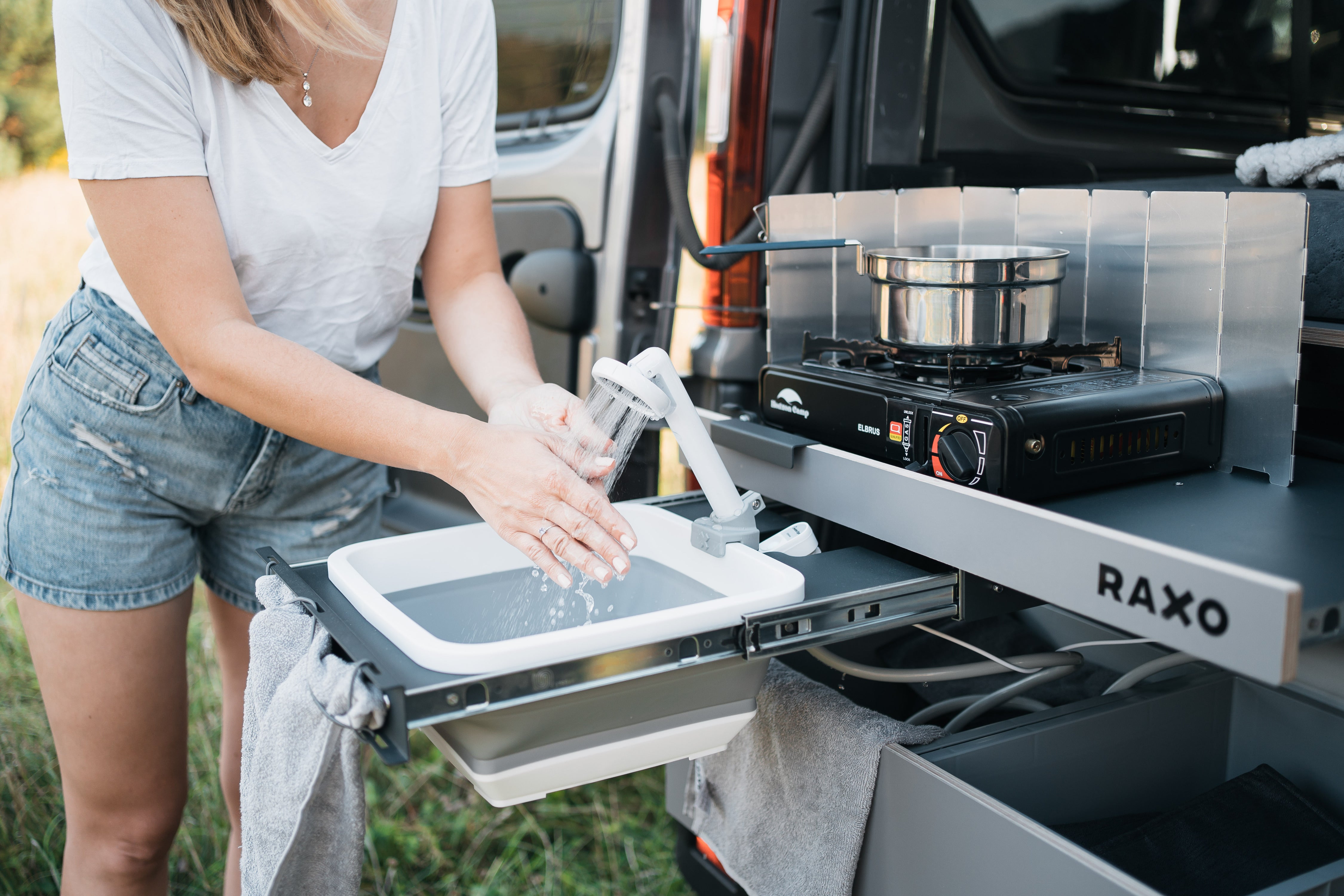 RAXO Base Campervan Module - Förvandla din bil till en bekväm och funktionell husbil