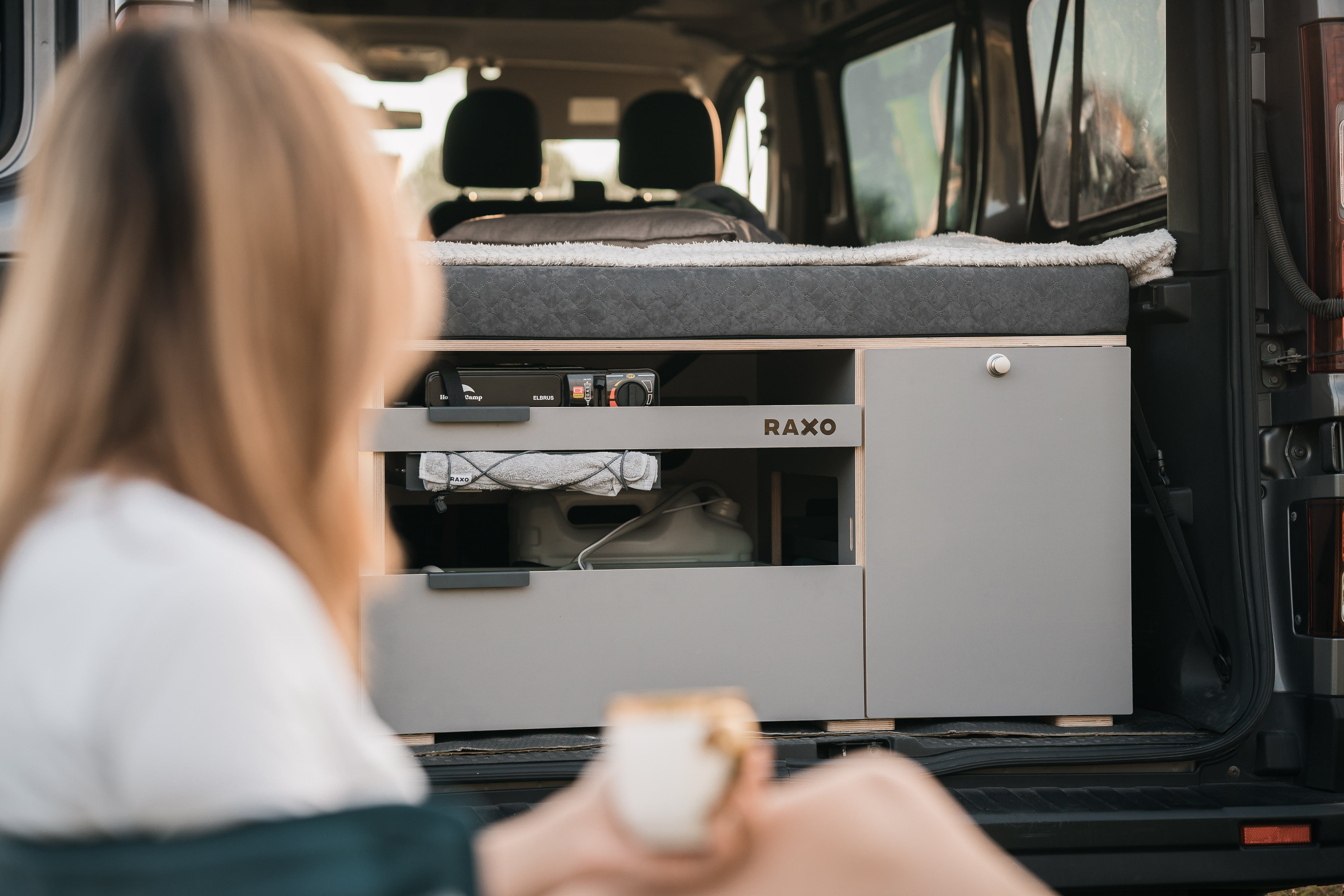 RAXO Base Campervan Modul - Omdan Din Bil til En Komfortabel og Funktionel Campervan