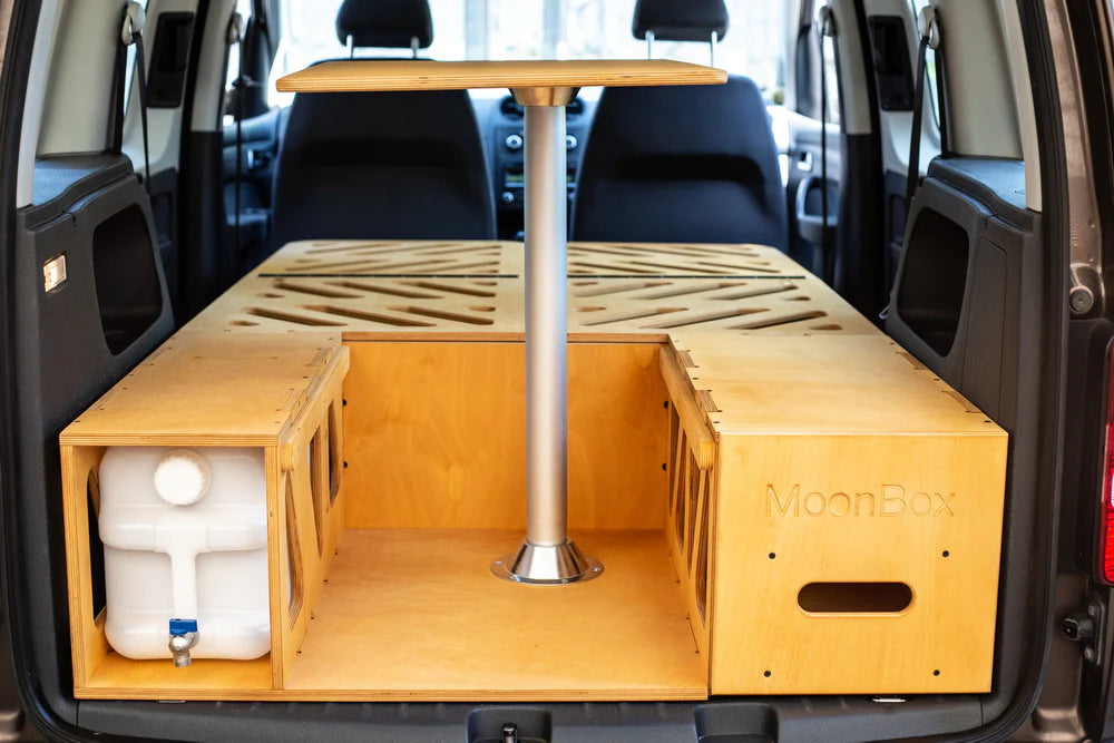 MOONBOX 115 Modify – Campervan-Modul mit Sitzgruppe