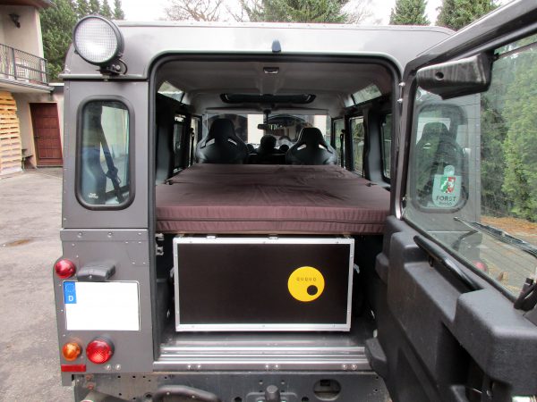 QUQUQ D-Box - Campervan module for Landrover Defender