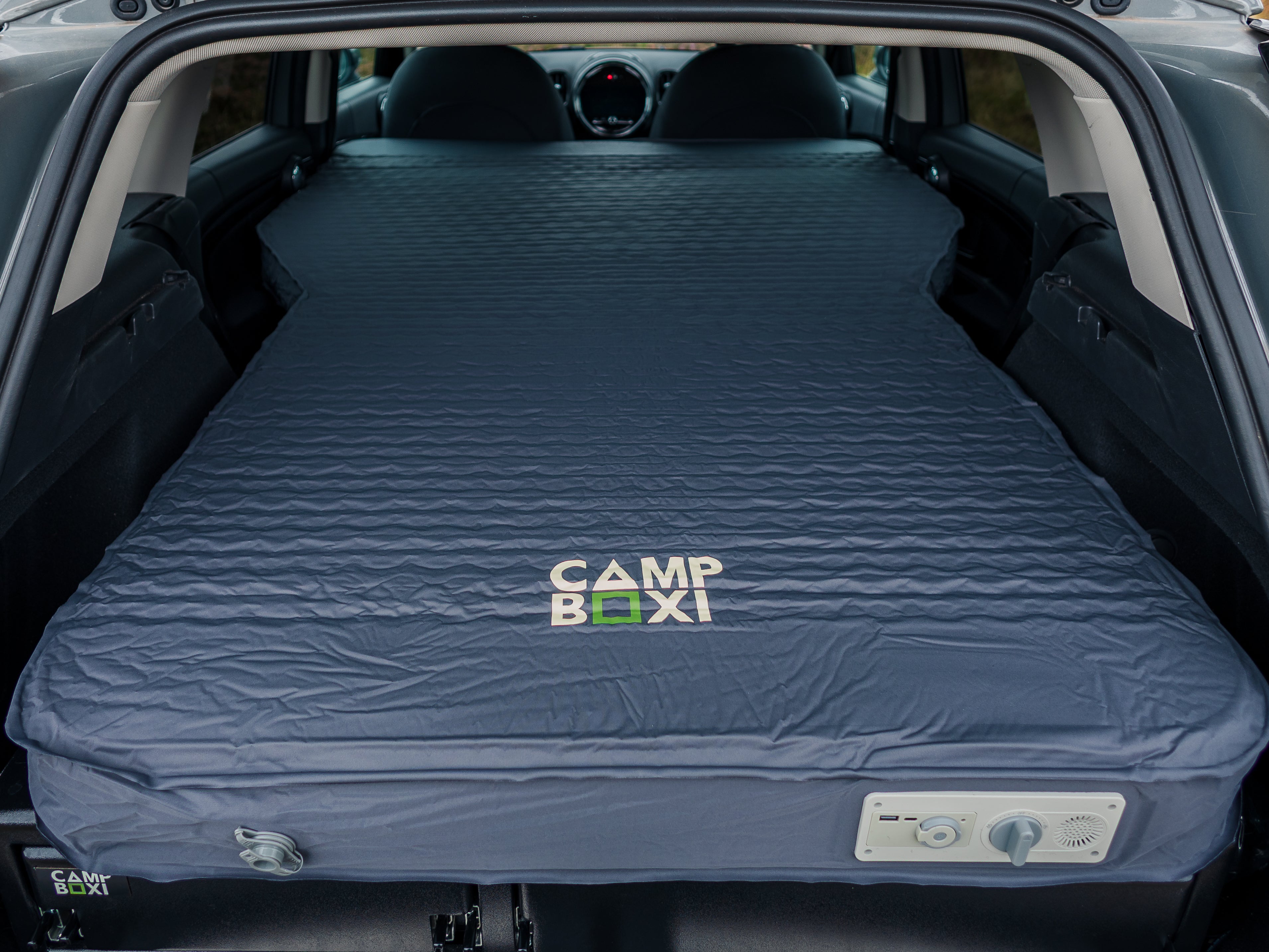 CampBoxi LUX Air - Luksus selvoppustelig bilmadras med integreret pumpe