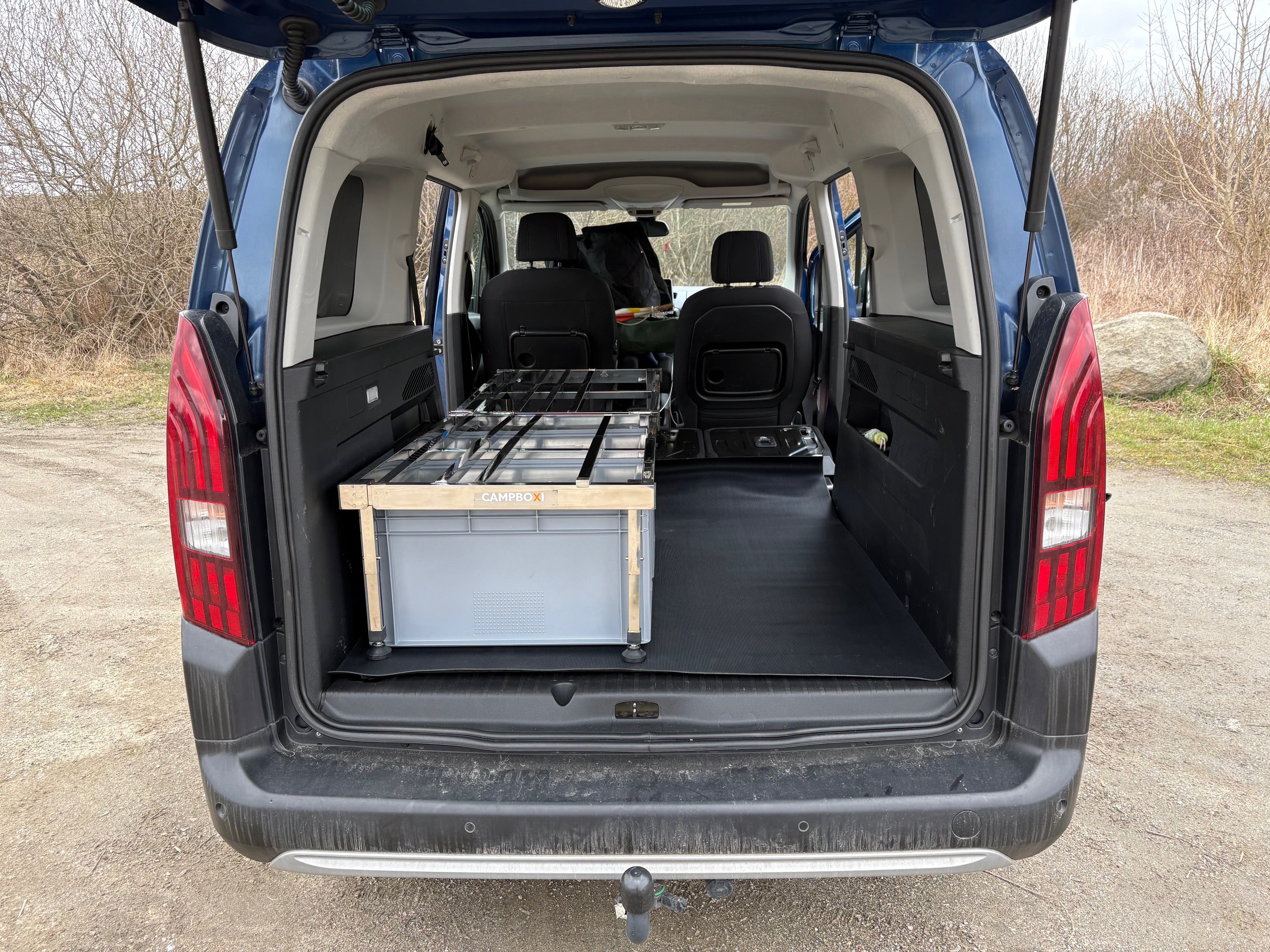 CampBoxi Unifit – Flexibles und verstellbares Bettgestell für Ihr Alltagsauto