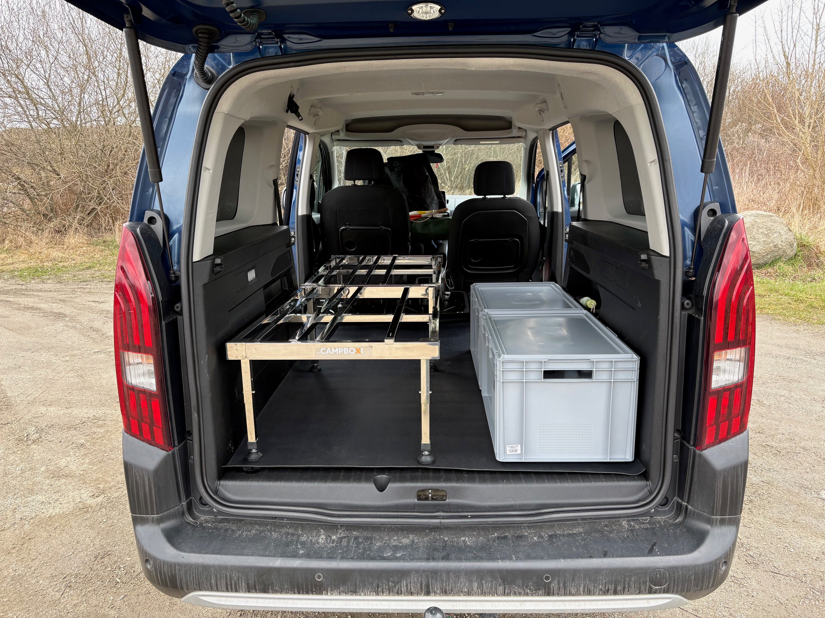 CampBoxi Unifit – Flexibles und verstellbares Bettgestell für Ihr Alltagsauto