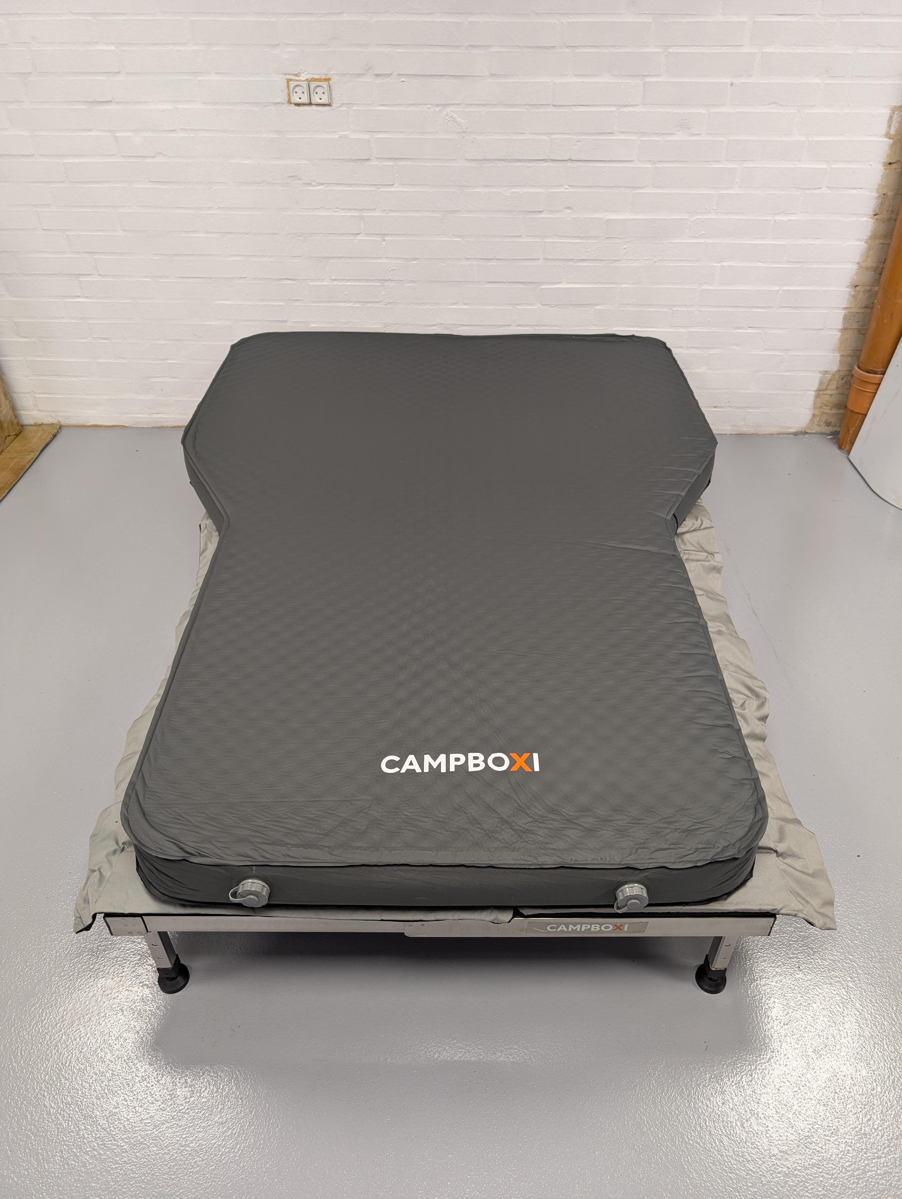 CampBoxi Unifit - Fleksibel og justerbar sengeramme til din hverdagsbil
