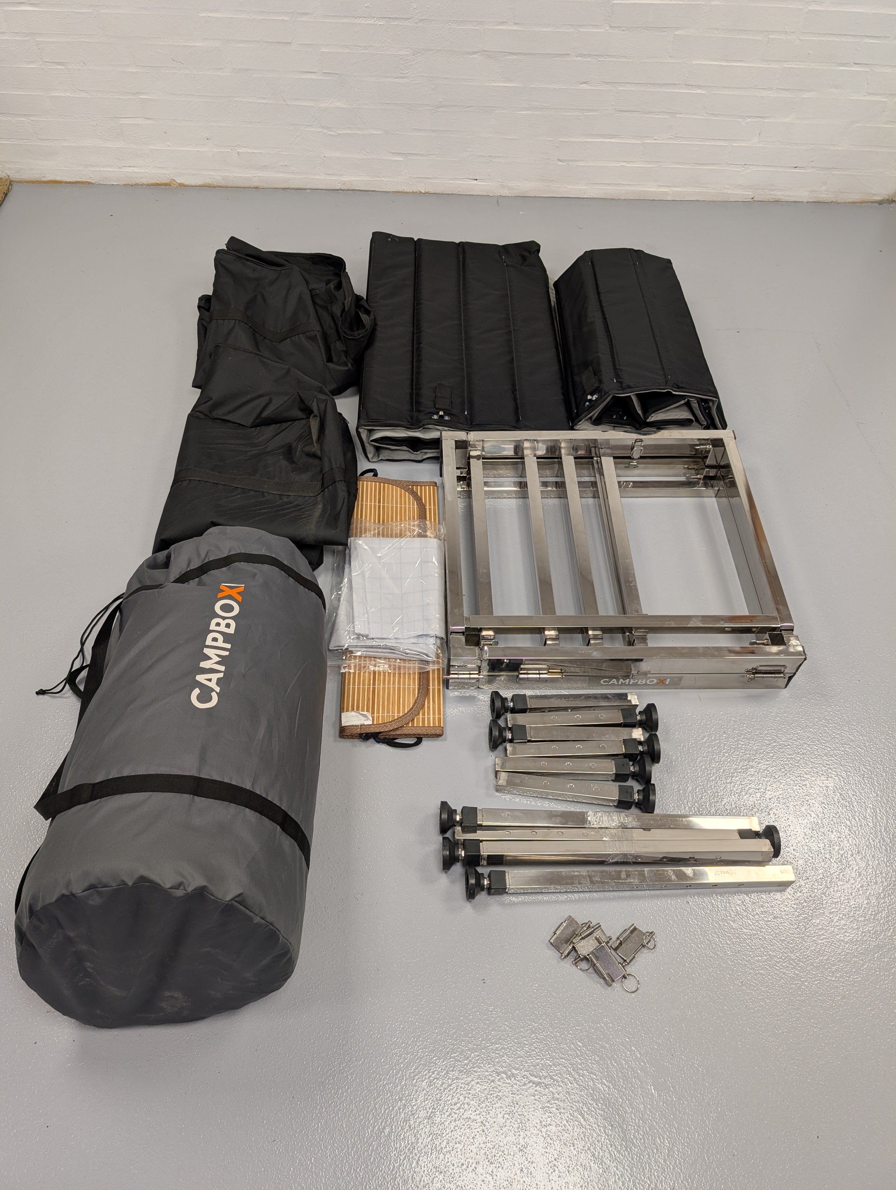 CampBoxi Unifit - Fleksibel og justerbar sengeramme til din hverdagsbil