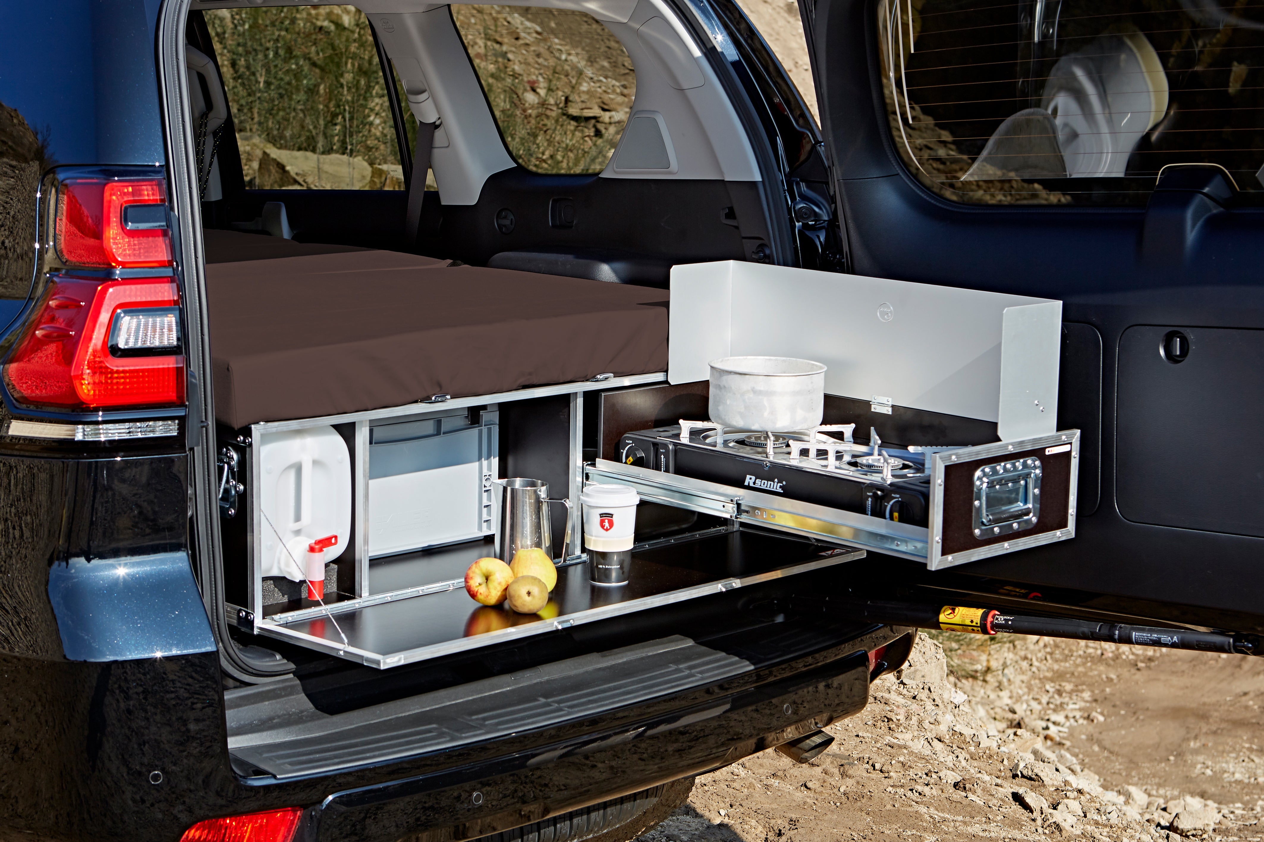 QUQUQ FlatBox – Campervan-Modul für Landcruiser &amp; Discovery 3+4