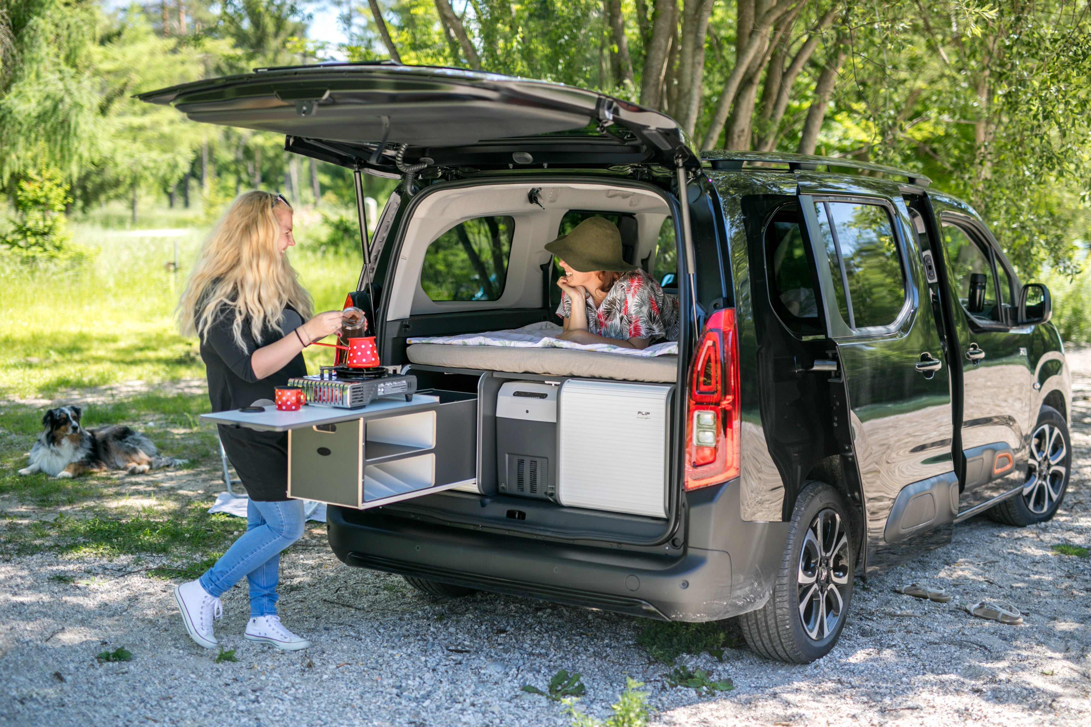 FLIP Camping Box - Luxurious Campervan Module 